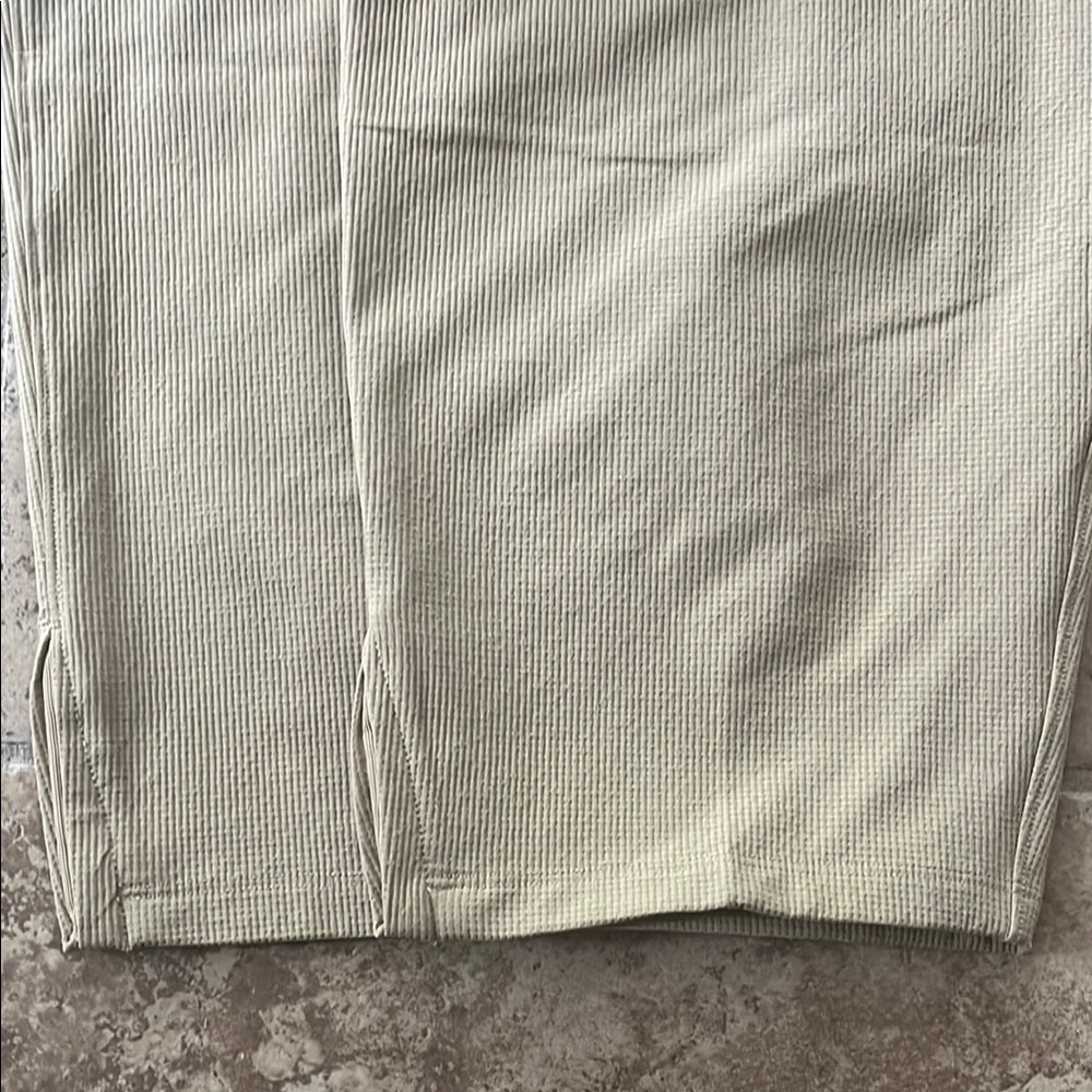 Men’s Lululemon Merino Wool Hiking Cargo Pant - Picture 3 of 6